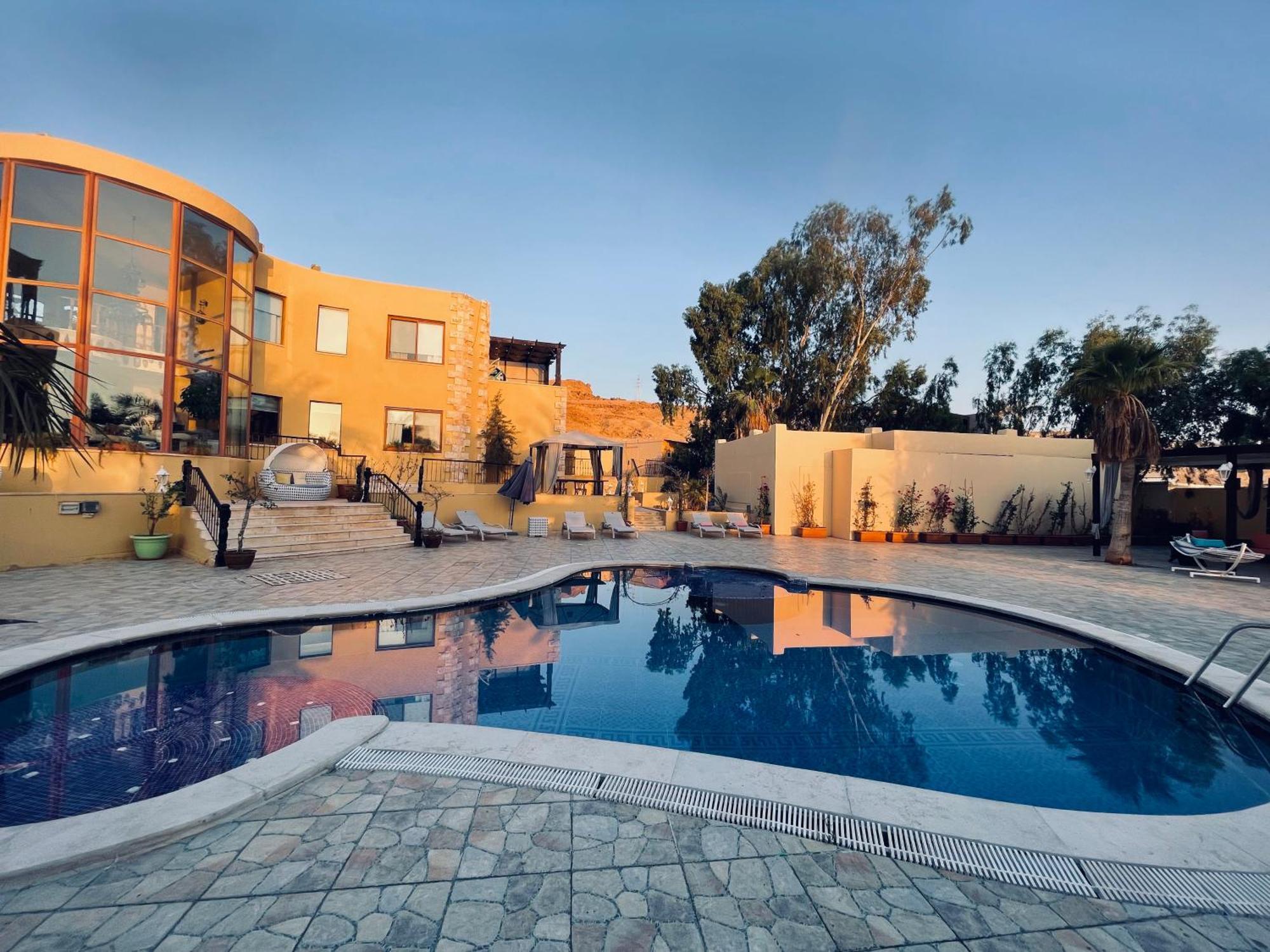 The Precious Guesthouse Sweimeh Εξωτερικό φωτογραφία